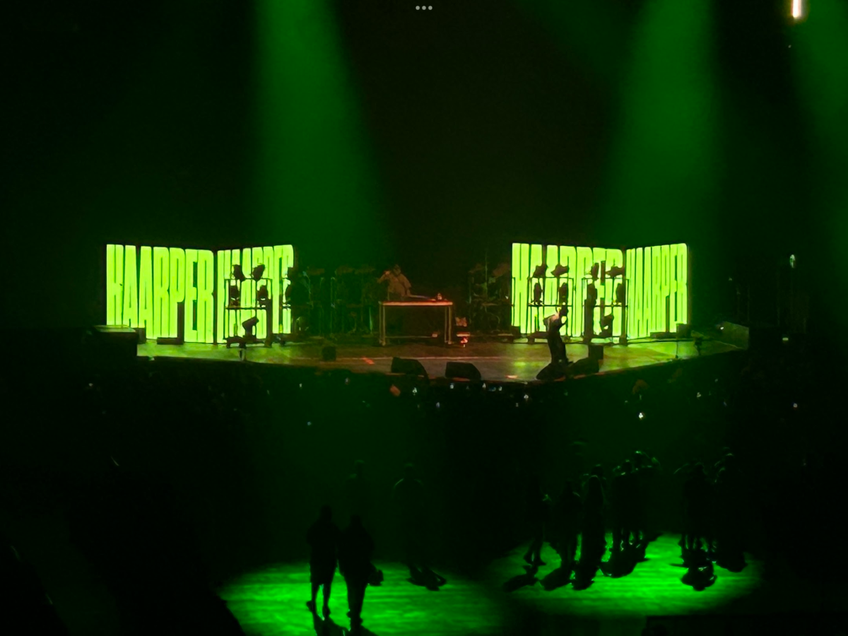 Fans gathered in Elmont's UBS Arena to watch the duo perform on stage.